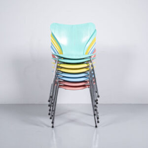 Stapelstuhl Serie 7 Türkis Designerstuhl