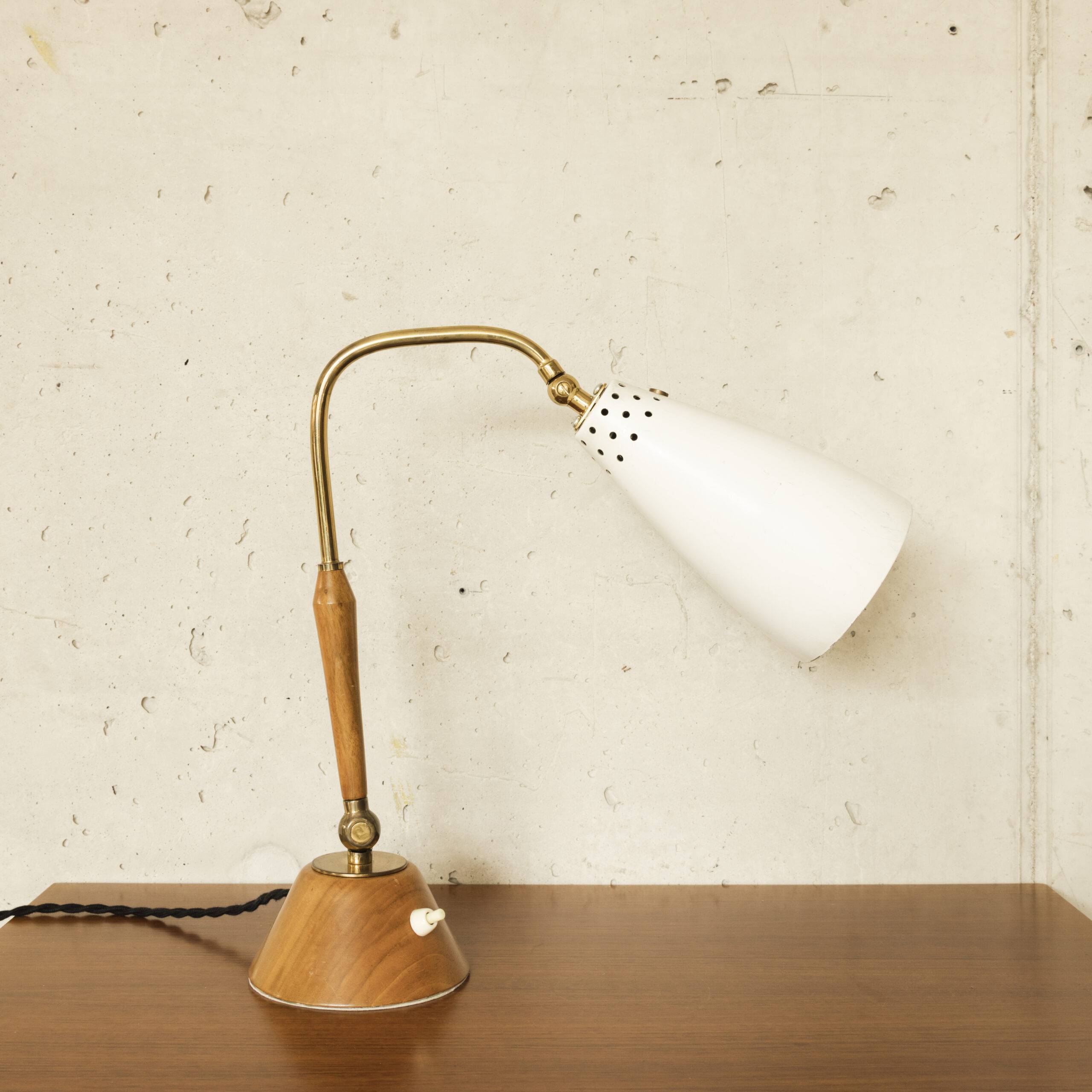 Tischlampe mit Nussbaumsockel Nachttischlampe Tischlampe mit Nussbaumsockel Nachttischlampe