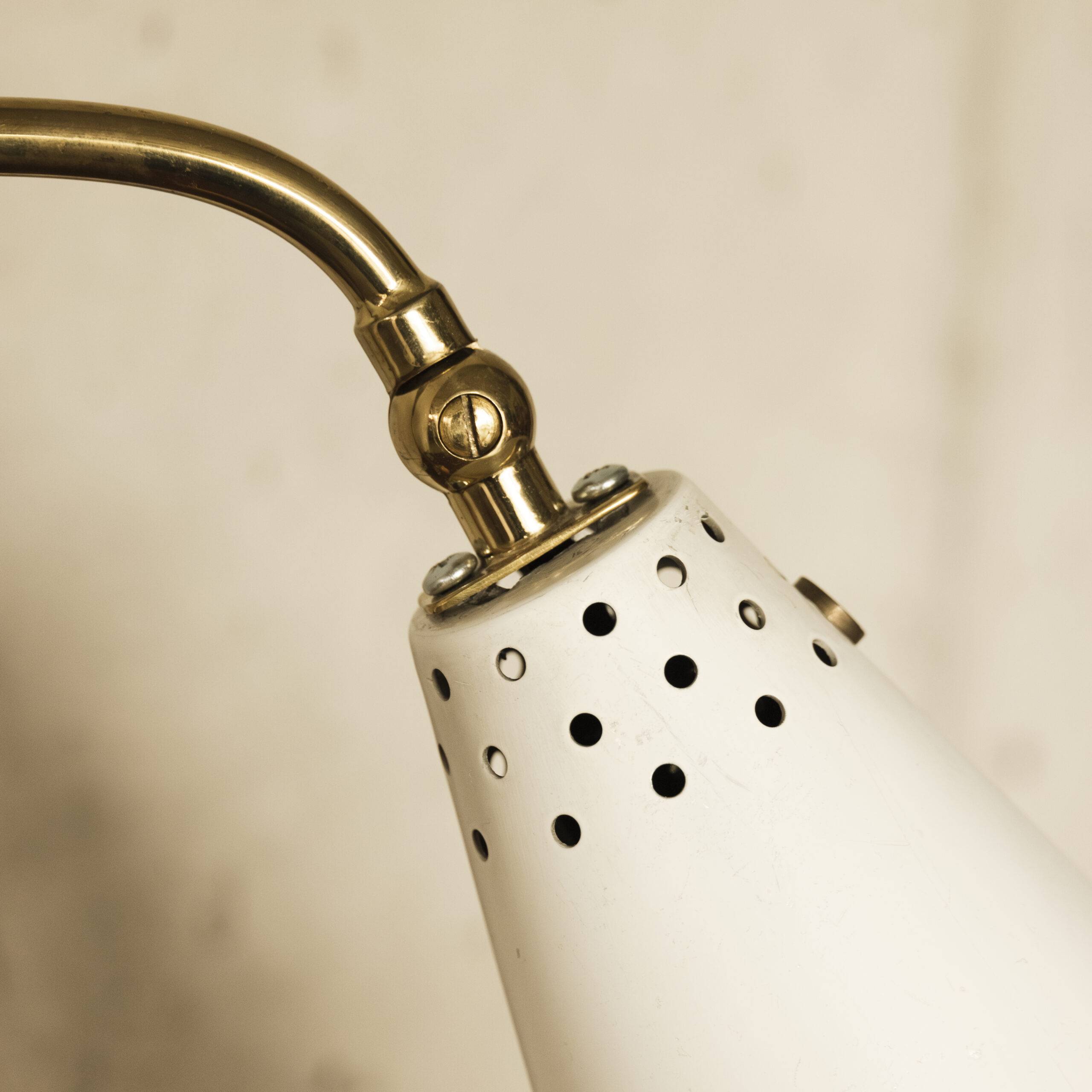 Tischlampe mit Nussbaumsockel Nachttischlampe Tischlampe mit Nussbaumsockel Nachttischlampe