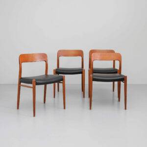 4er Set Teakstuhl Modell 75 von Moller Dänischer Stuhl 4er Set Teakstuhl Modell 75 von Moller Dänischer Stuhl