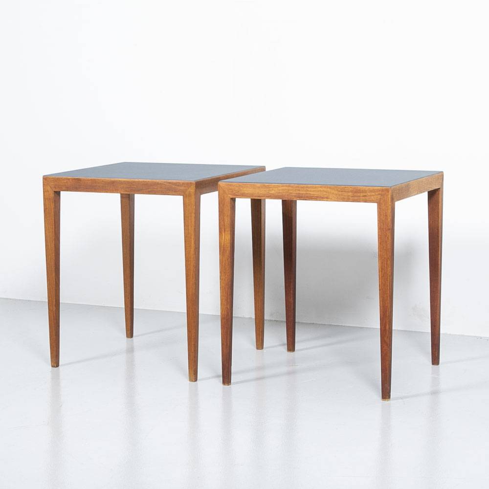 Beistelltisch mit blauem Lino Couchtisch Beistelltisch mit blauem Lino Couchtisch