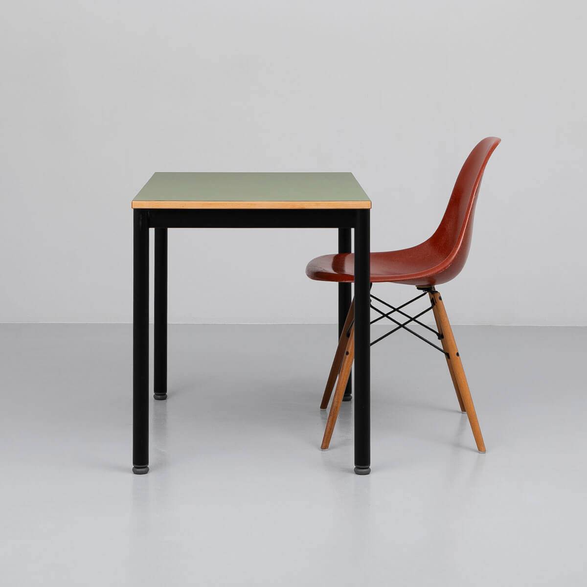 Bürotisch mit Lino Oliv Bürotisch Bürotisch mit Lino Oliv Bürotisch