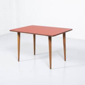 Couchtisch mit rotem Lino Couchtisch Couchtisch mit rotem Lino Couchtisch