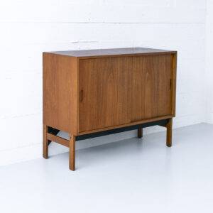 Dänische Teak Schiebetürkommode Kommode