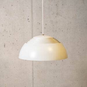 AJ Royal Pendelleuchte von Arne Jacobsen Deckenlampe