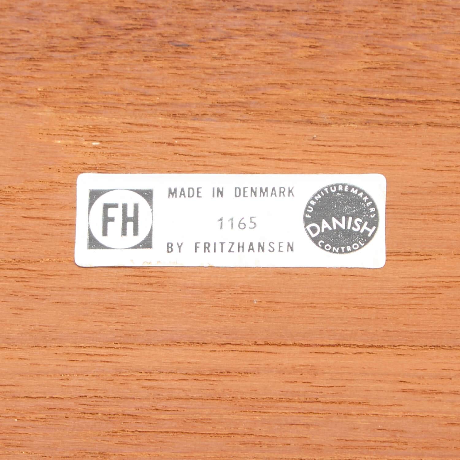 Dreibeiniger Tisch von Hans Wegner Esstisch Dreibeiniger Tisch von Hans Wegner Esstisch