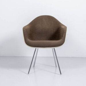 Eames Polster Armchair dunkelbraun Designerstuhl