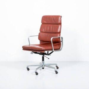 Rotbrauner Soft Pad Stuhl von Eames Armlehnstuhl