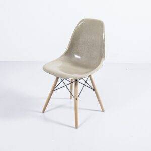 Eames Side Chair grau, auf Fuss nach Wahl Designerstuhl