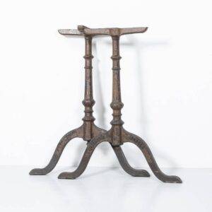 Braun patinierte Gusseisenbeine von Horgen Glarus Gusseisenbeine