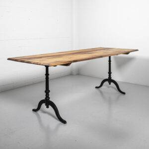 Nussbaum Beizentisch, geschliffen und geölt Holztisch