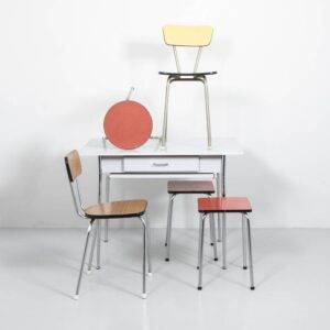 Diverse Kelkostühle und Hocker Hocker & Barhocker
