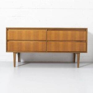 Schubladenkommode aus Nussbaumholz Kommode