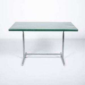 Dunkelgrüner Gartentisch von Sissach Gartentisch