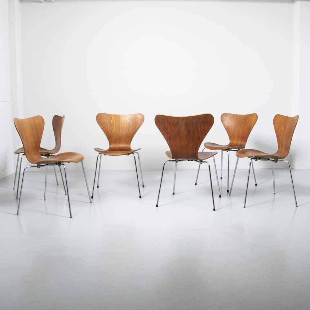 Serie 7 Stuhl in Teak von Arne Jacobsen Designerstuhl Serie 7 Stuhl in Teak von Arne Jacobsen Designerstuhl